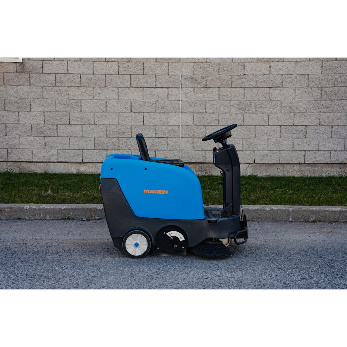 Industrial Ride On Sweeper Machine (Online Only)